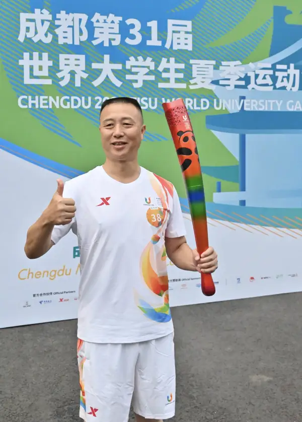 火炬传递成都站(成都体院)开跑(2)