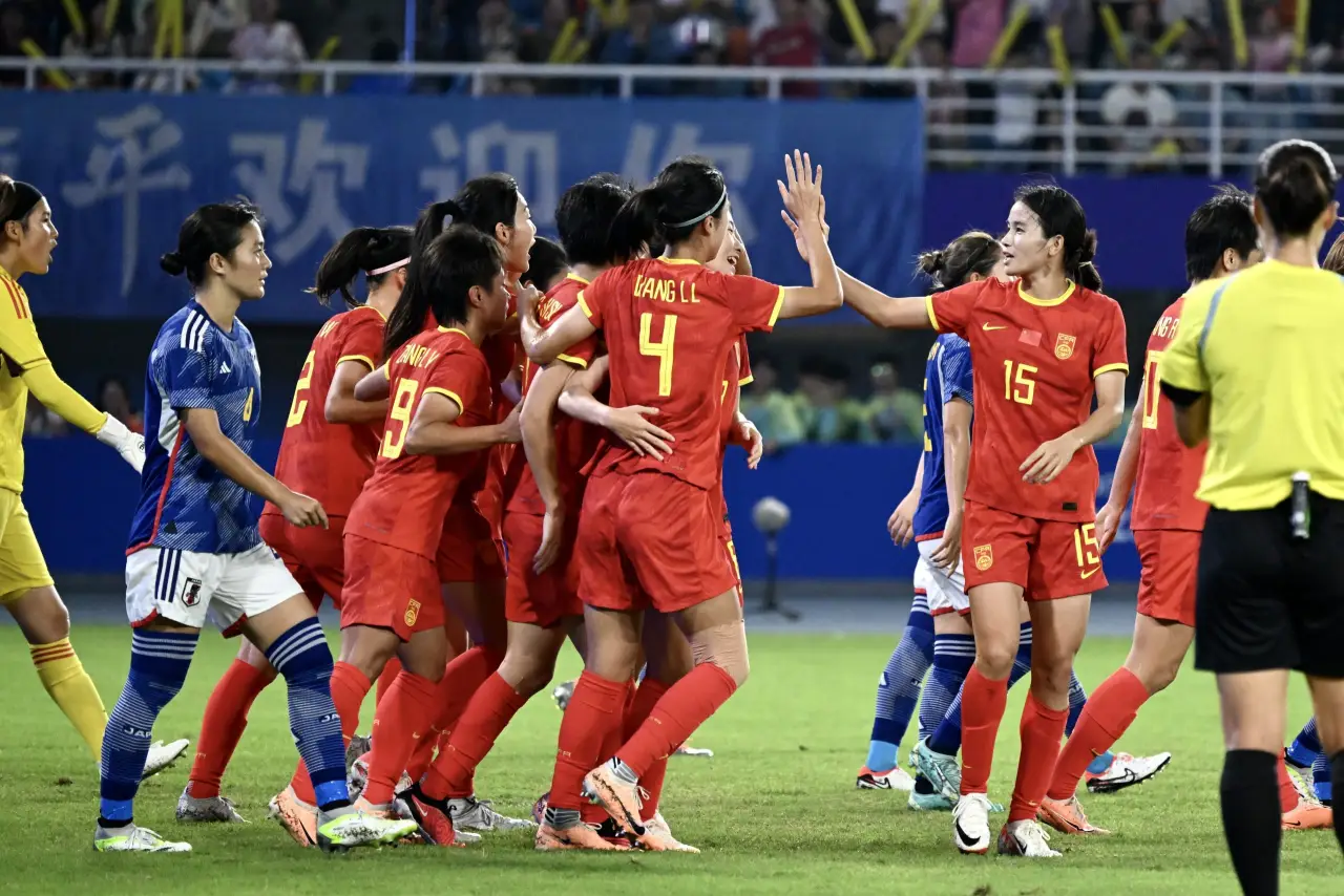杭州亚运会足球女子组半决赛,中国队不敌日本队(11)