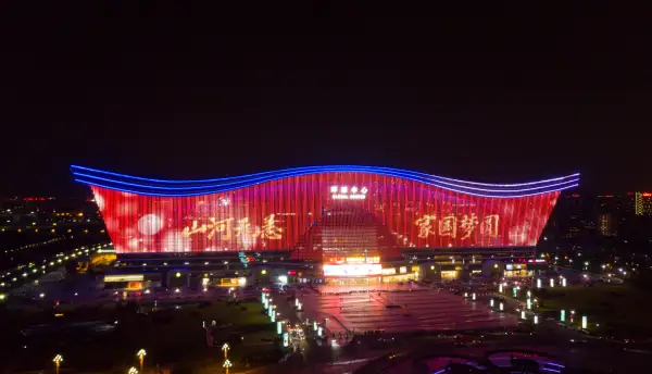 满城飘红,地标建筑灯光秀(3)